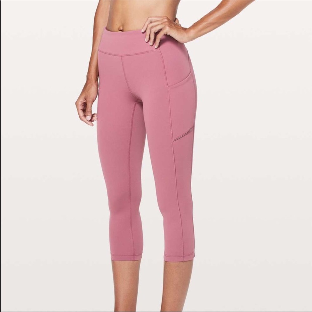 NWT Lululemon speed up crop